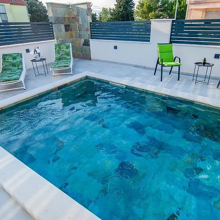 Villa Sea & *